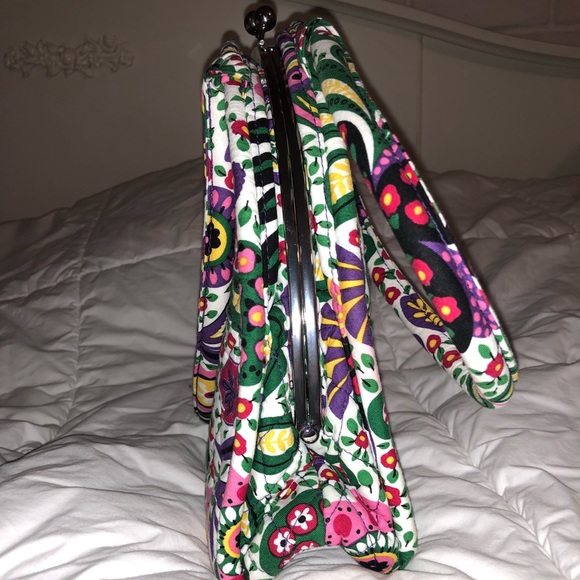 Vera Bradley purse - Picture 3 of 7
